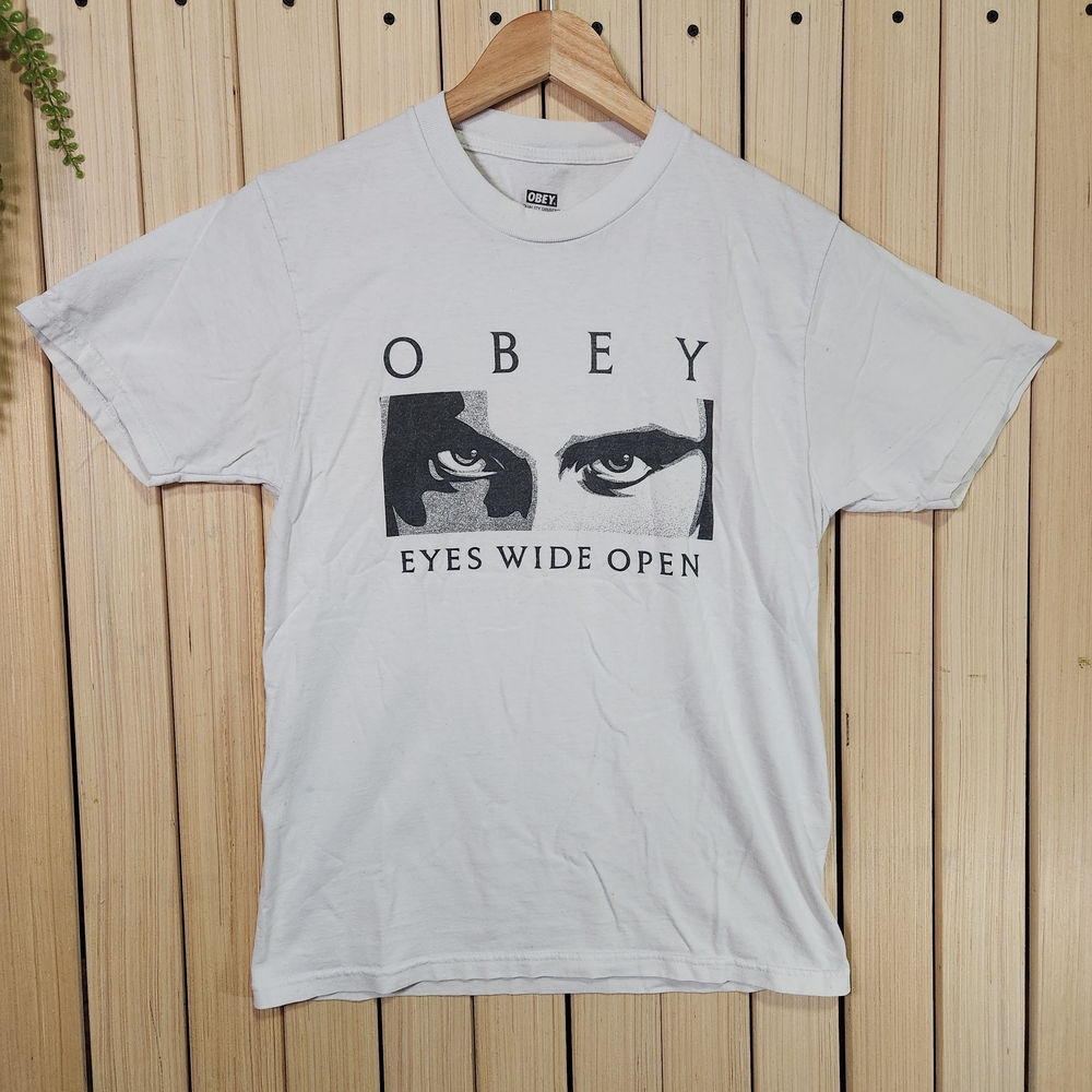 Obey Graphic T-Shirt for Men Size S